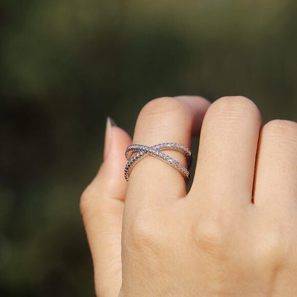 🎁 X Shape Manufactures Two Lines Cross Zircon Ring for Women, PD125 - Picture 7 of 8